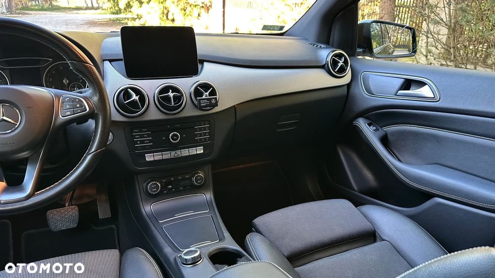 Mercedes-Benz Klasa B 220 4-Matic - 9