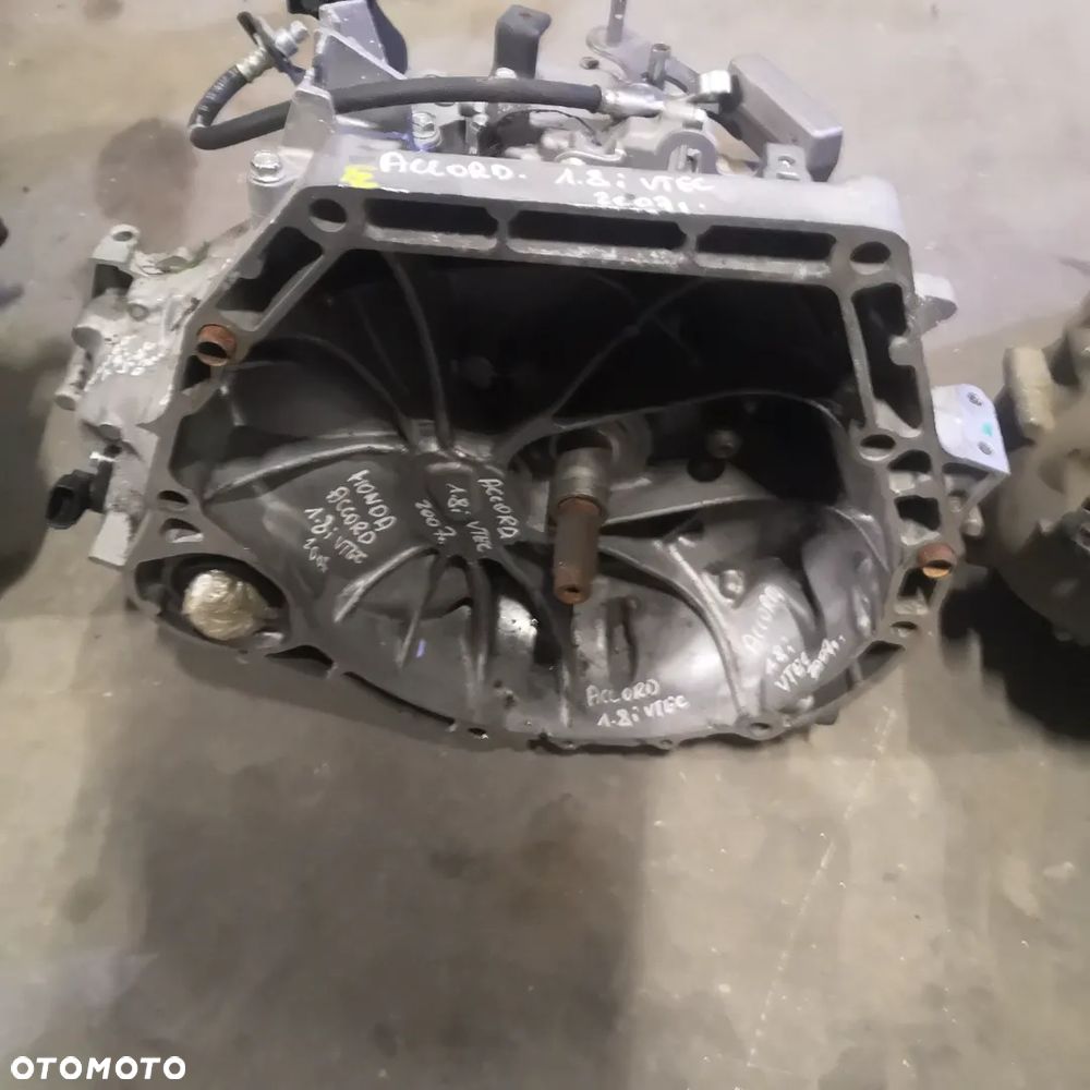 SKRZYNIA BIEGÓW HONDA CIVIC UFO 1.8 - 13