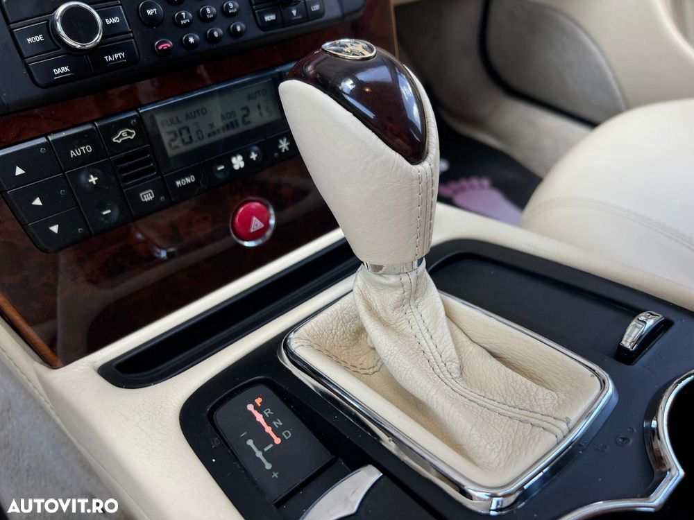 Maserati Quattroporte - 14