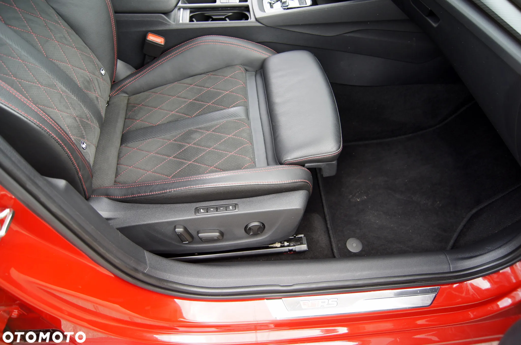 Skoda Octavia Combi 2.0 TSI DSG RS - 15