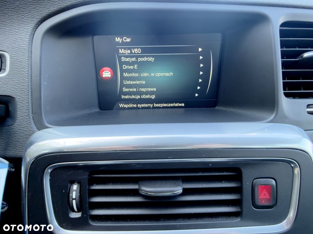 Volvo V60 D4 Geartronic Momentum - 28