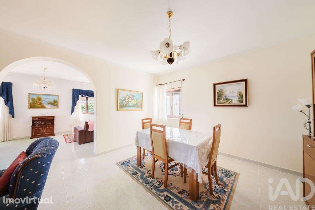 Casa tradicional T6 em Foz do Arelho de 374,00 m2 - Grande imagem: 3/29