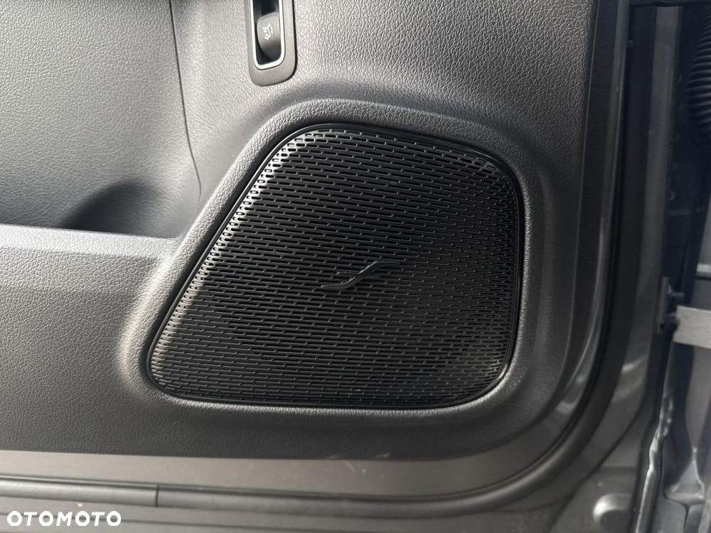 Mercedes-Benz GLA - 25