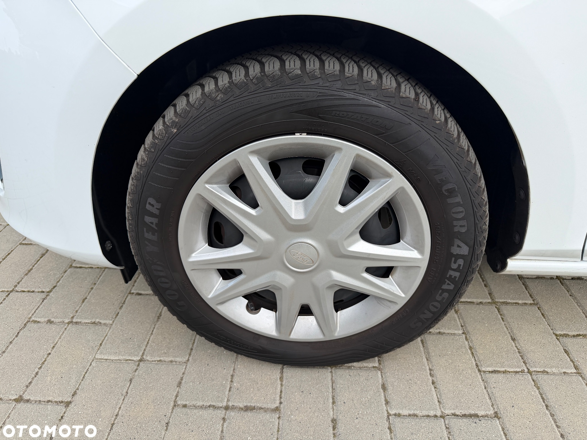Ford Fiesta 1.1 S&S COOL&CONNECT - 8