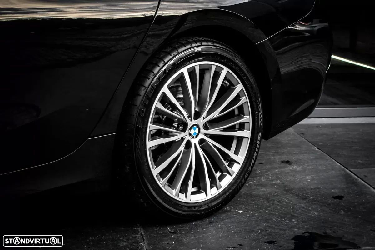 BMW 320 d Touring Line Luxury Auto - 10