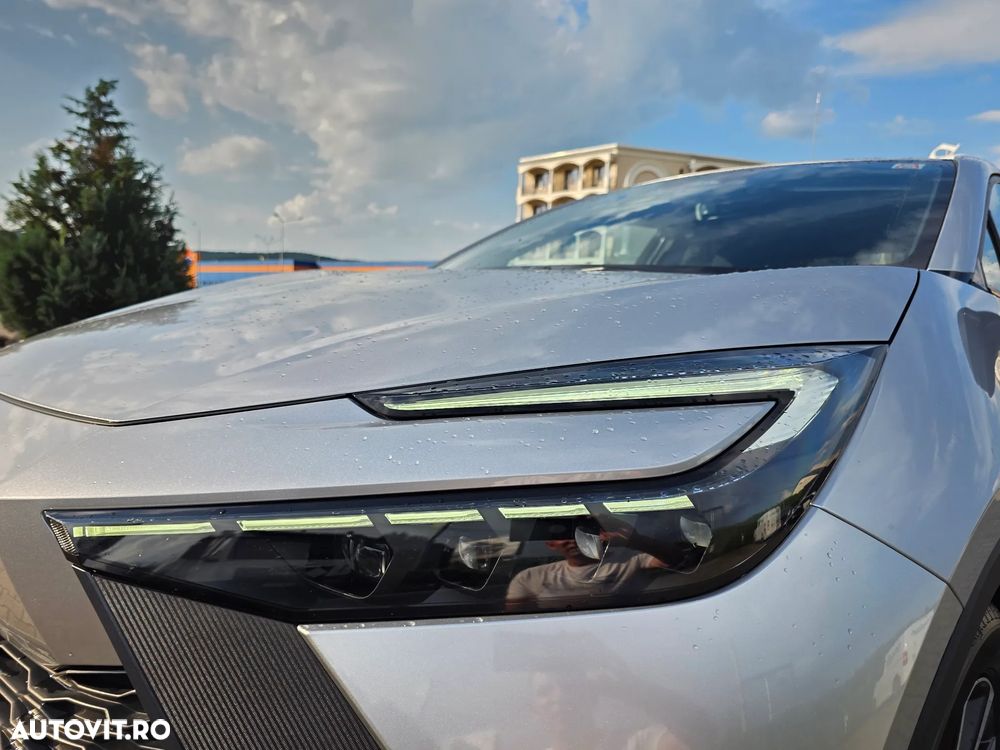 Toyota C-HR 2.0 HEV 197 CP 4x2 CVT Dynamic - 29