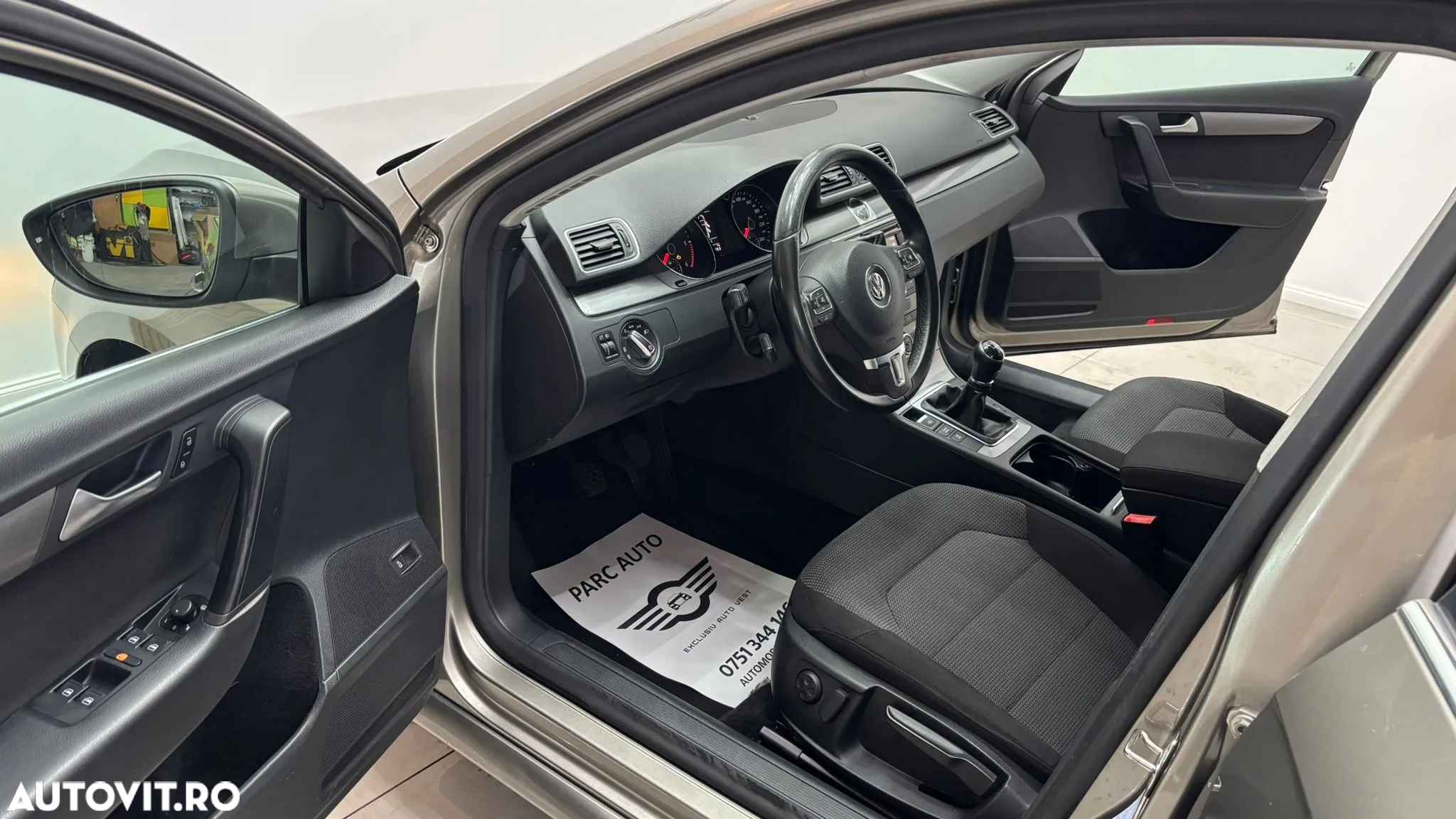 Volkswagen Passat Variant 1.6 TDI BlueMotion Technology Comfortline - 5
