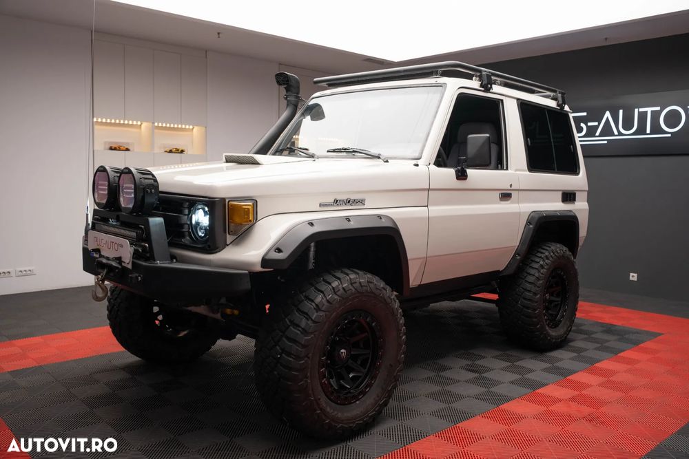 Toyota Land Cruiser - 10