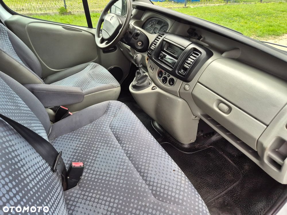 Renault Trafic - 11