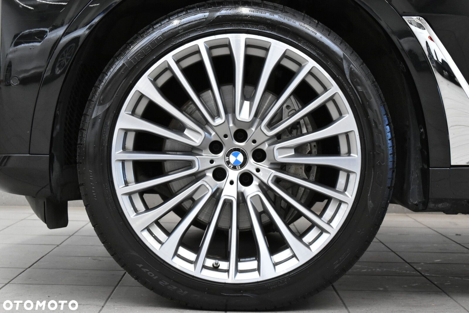 BMW X7 - 7