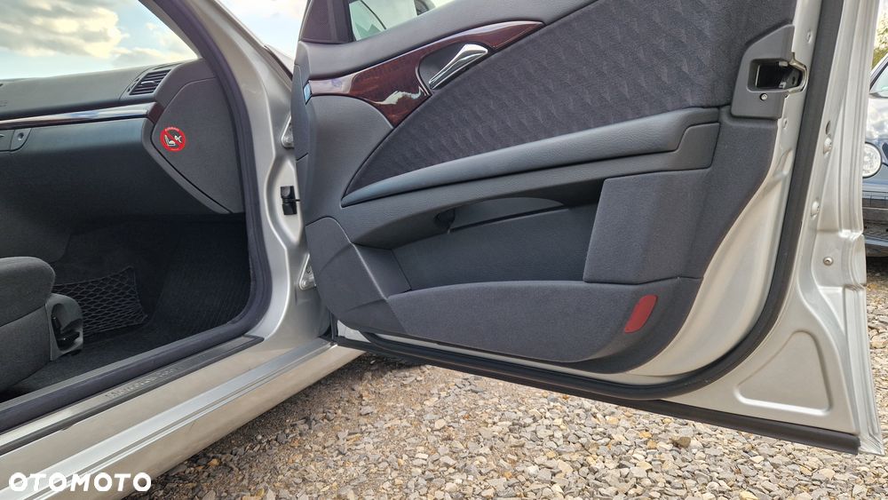 Mercedes-Benz Klasa E 200 Kompressor Automatik Classic - 12