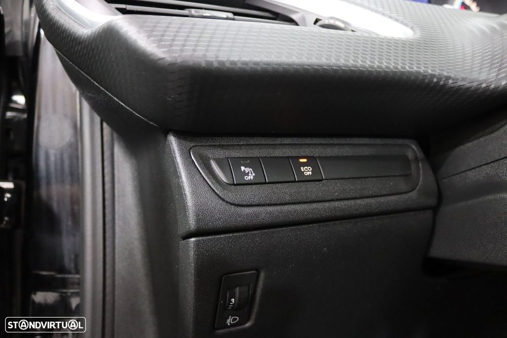 Peugeot 2008 1.2 PureTech Allure - 8