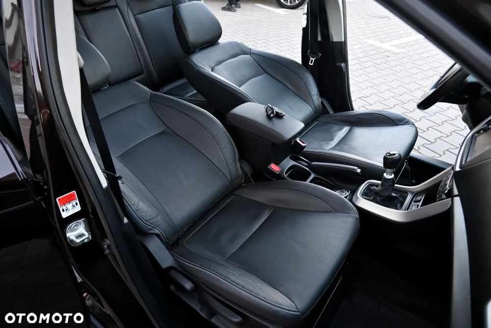 Suzuki SX4 S-Cross 1.6 DDiS Premium 4WD - 36