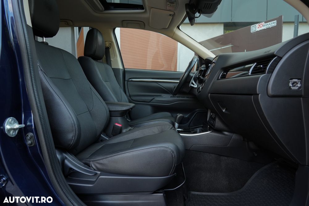 Mitsubishi Outlander 2.2 DI-D 4WD Automatik Diamant Edition - 17
