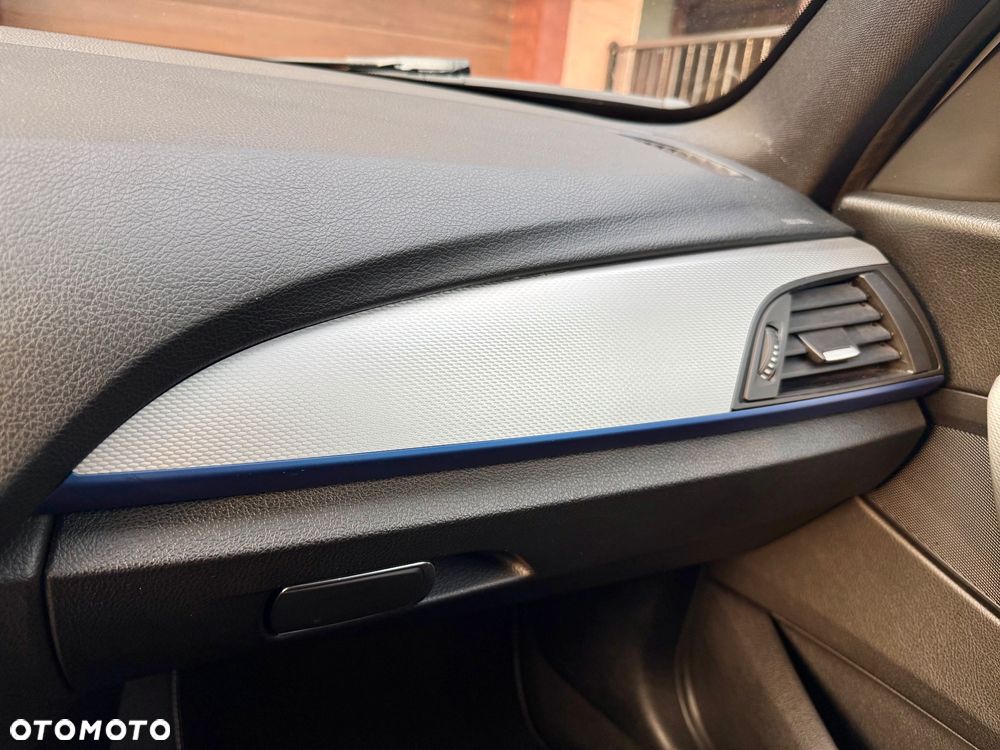 BMW Seria 1 120d xDrive Sport-Aut M Sport - 25