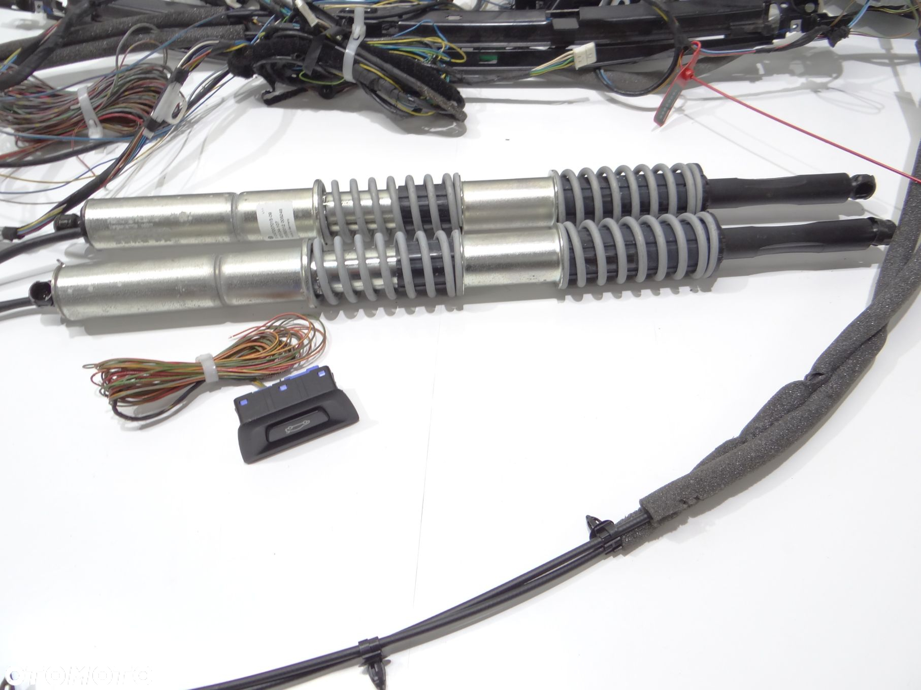 ELEKTRYCZNA KLAPA DOCIĄG ROLETA BMW F11 - 2