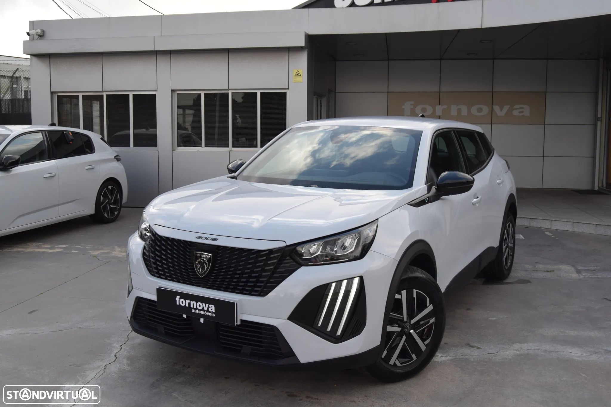 Peugeot e-2008 54 kWh Active - 1