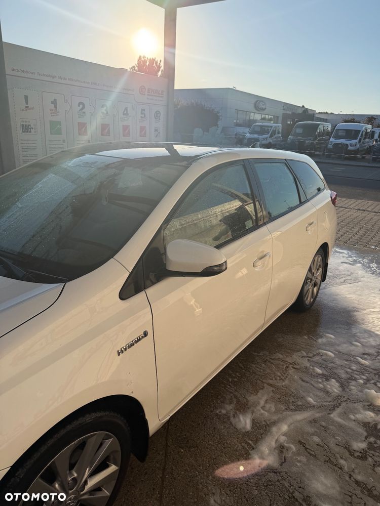 Toyota Auris Hybrid 135 Active - 13