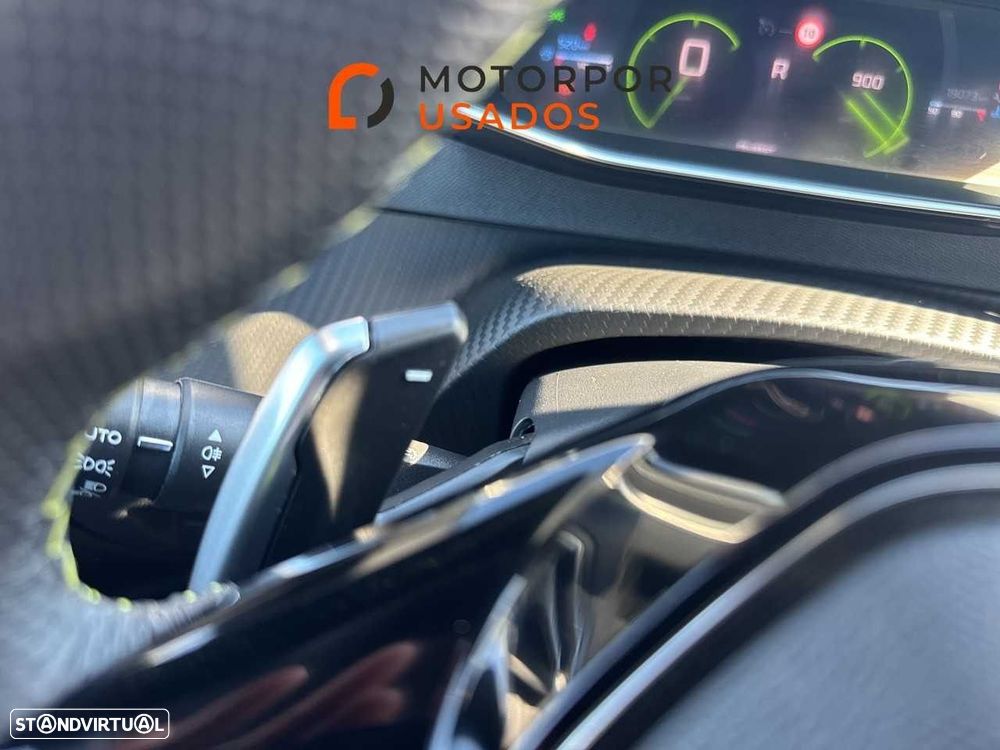 Peugeot 2008 1.2 PureTech GT EAT8 - 13