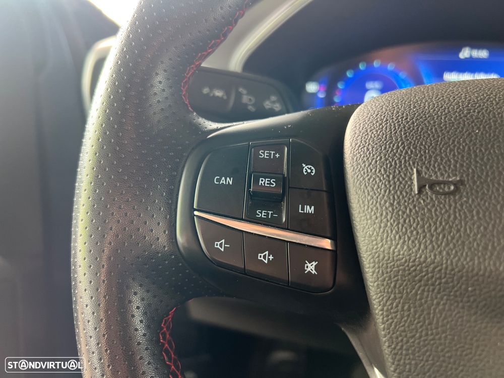 Ford Focus SW 1.0 EcoBoost MHEV ST-Line X - 12