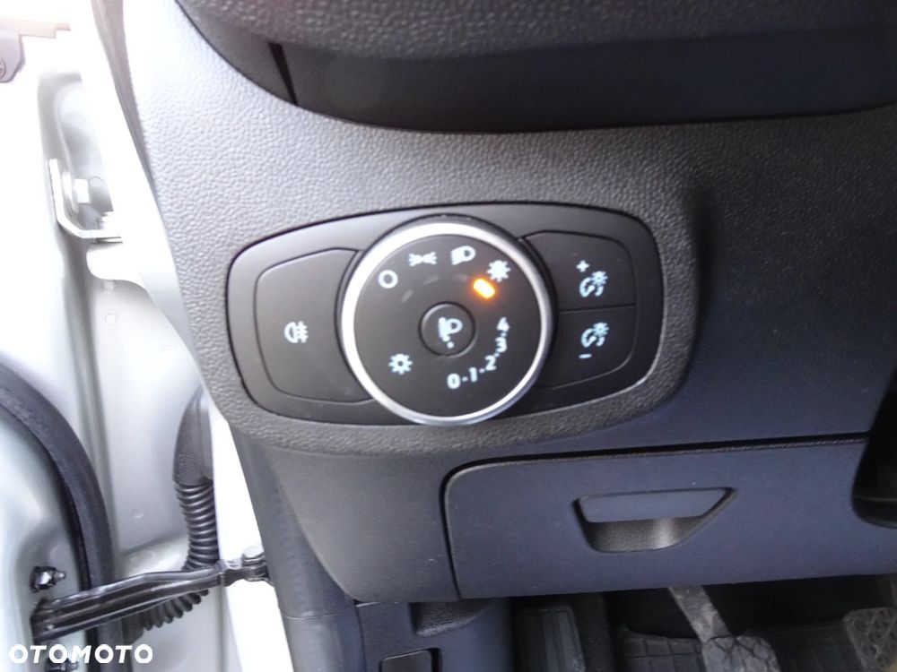 Ford Fiesta 1.1 Trend - 30