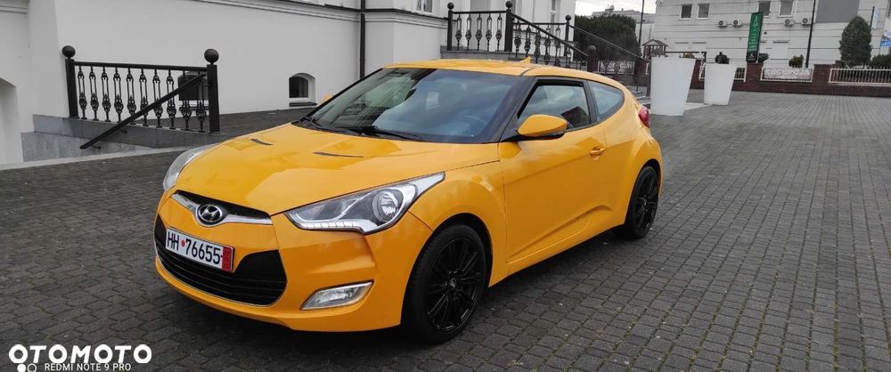 Hyundai Veloster - 4
