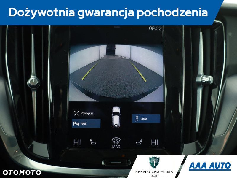 Volvo V60 Cross Country - 12