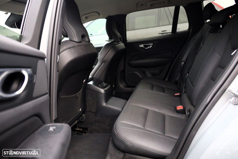 Volvo V60 2.0 T6 AWD TE Plus Dark - 14