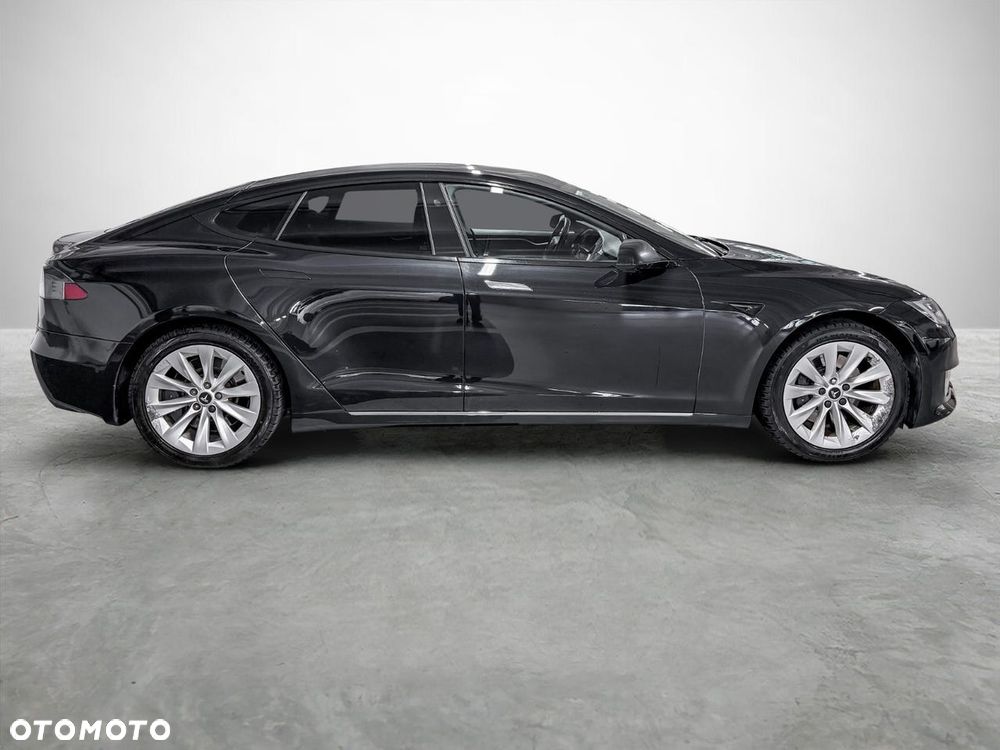 Tesla Model S - 5