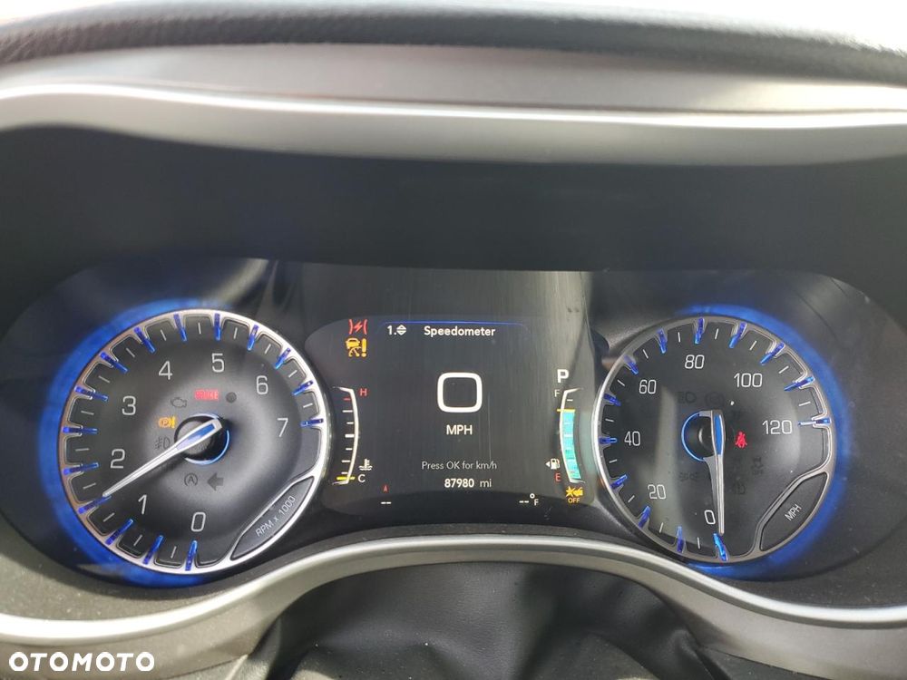 Chrysler Pacifica - 9