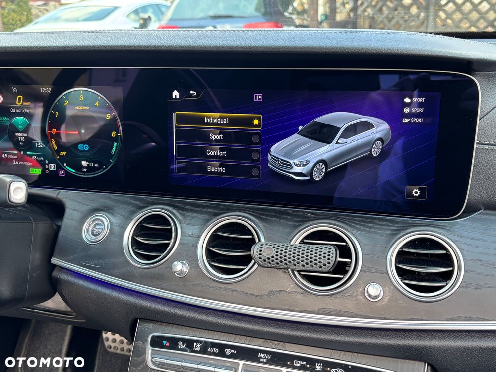 Mercedes-Benz Klasa E 300 de 9G-TRONIC AMG Line - 37