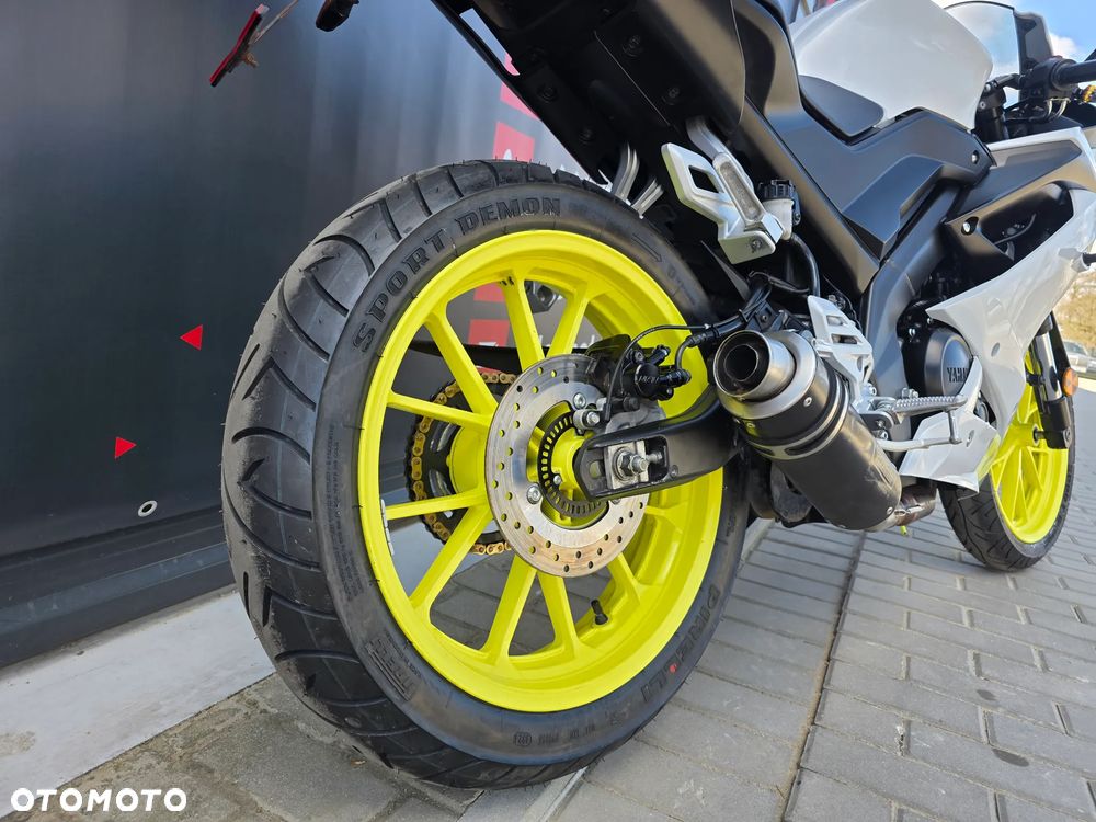 Yamaha YZF - 24