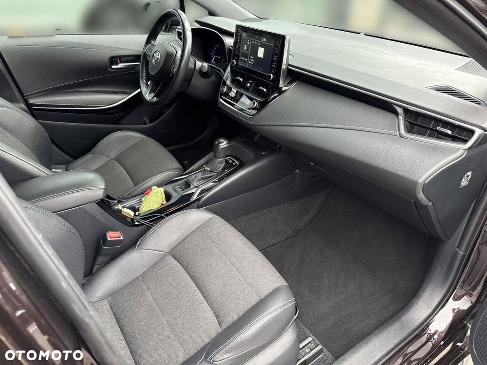 Toyota Corolla 1.8 Hybrid Comfort - 29