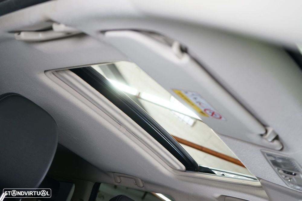 Mitsubishi Outlander 2.0 4WD Plus - 38