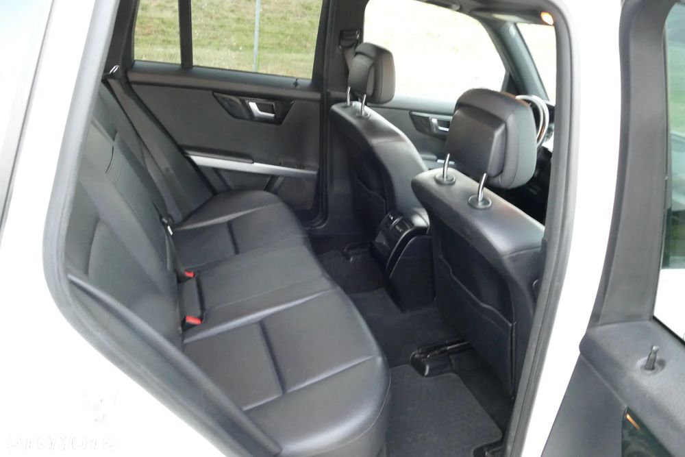Mercedes-Benz GLK 350 4-Matic - 11