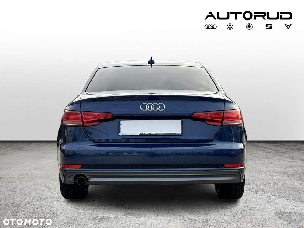 Audi A4 Limousine - 4