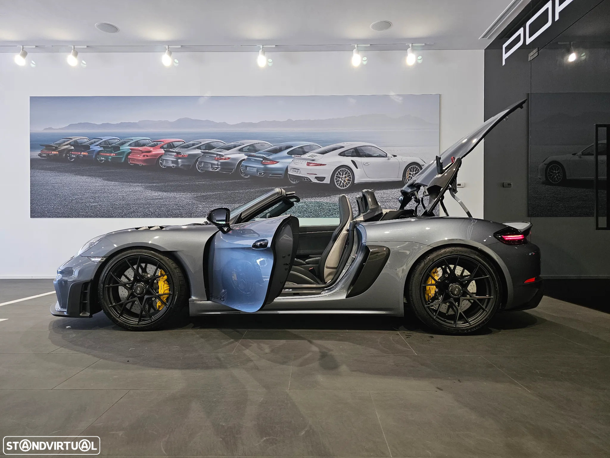 Porsche 718 Spyder - 8