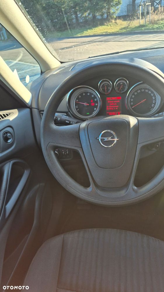Opel Zafira - 10
