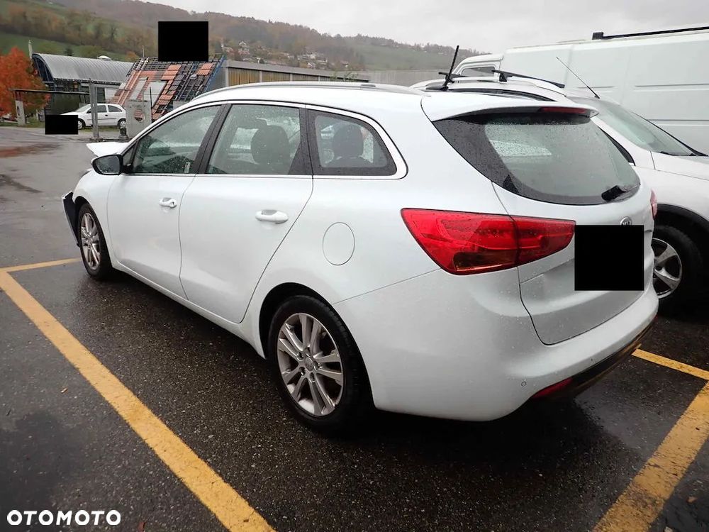 Kia Ceed - 4