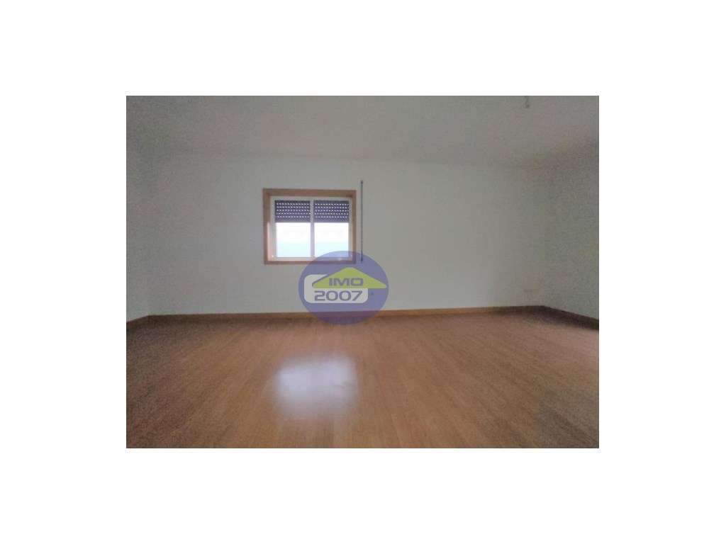 Apartamento T2 em Sanfins - Grande imagem: 4/9