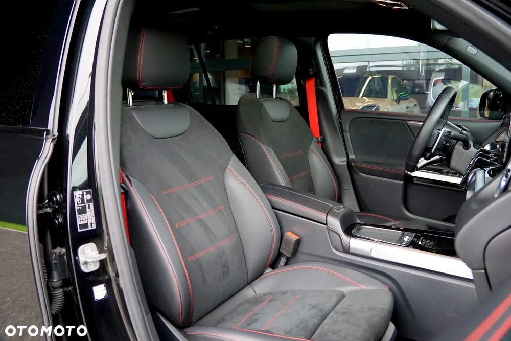 Mercedes-Benz GLB AMG 35 4Matic AMG Speedshift DCT 8G - 25