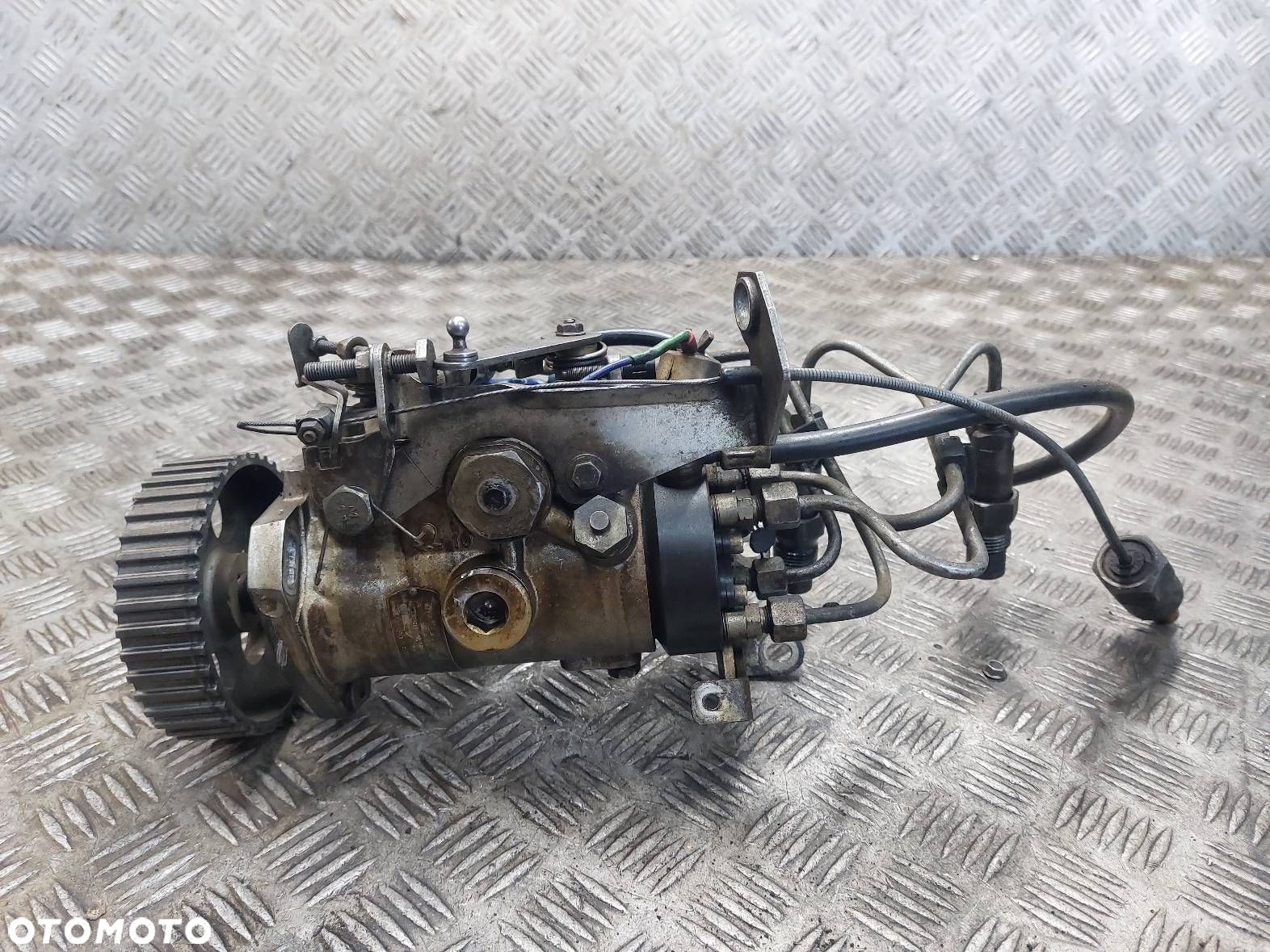 POMPA WTRYSKOWA + WTRYSKIWACZE VOLVO 340 1.6 D F8MRA02 LCR6732001C - 2
