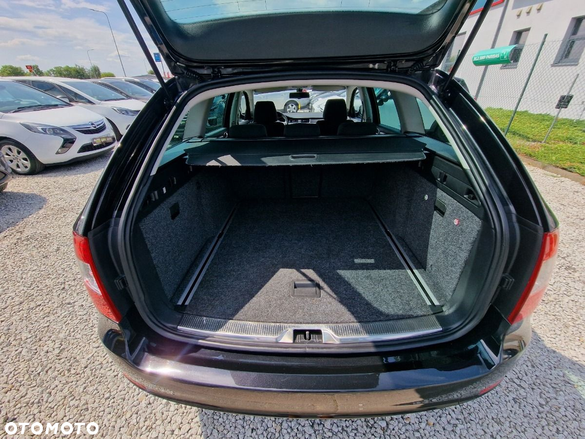 Skoda Superb 2.0 TDI Active DSG - 30