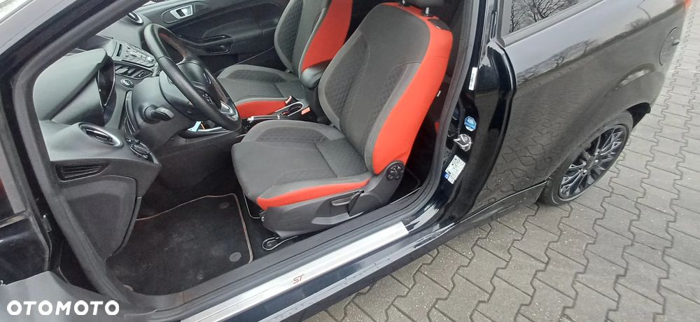 Ford Fiesta 1.0 EcoBoost S&S ST-LINE - 28