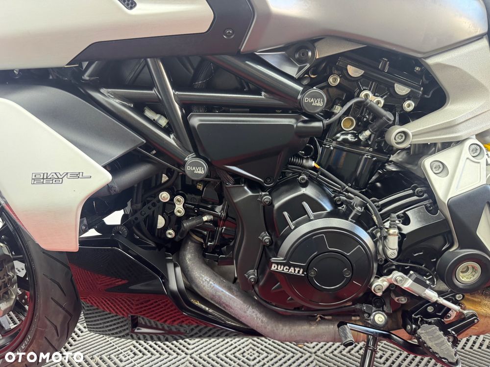 Ducati Diavel - 15