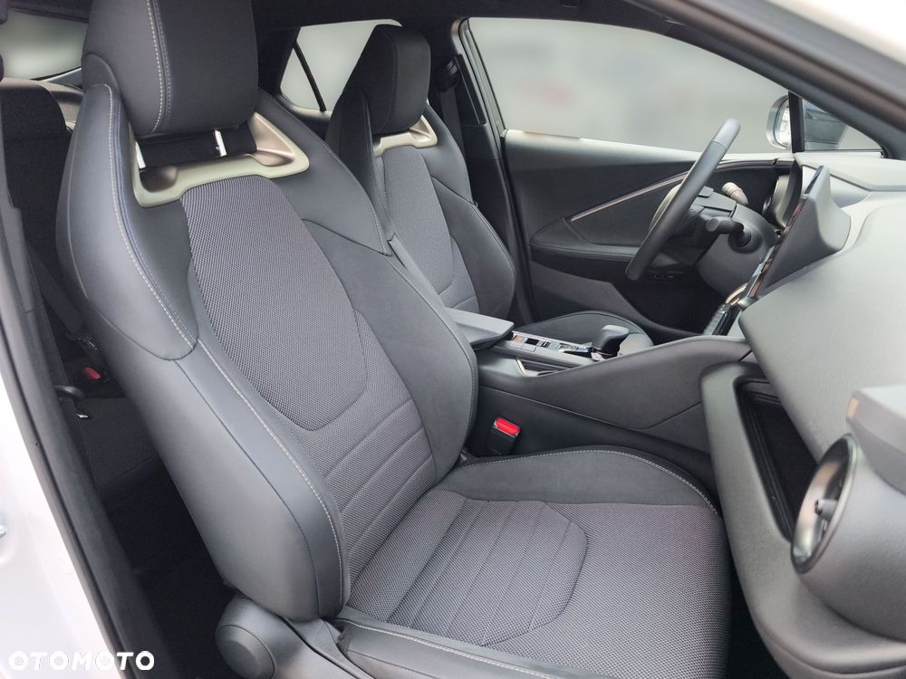 Toyota C-HR - 11