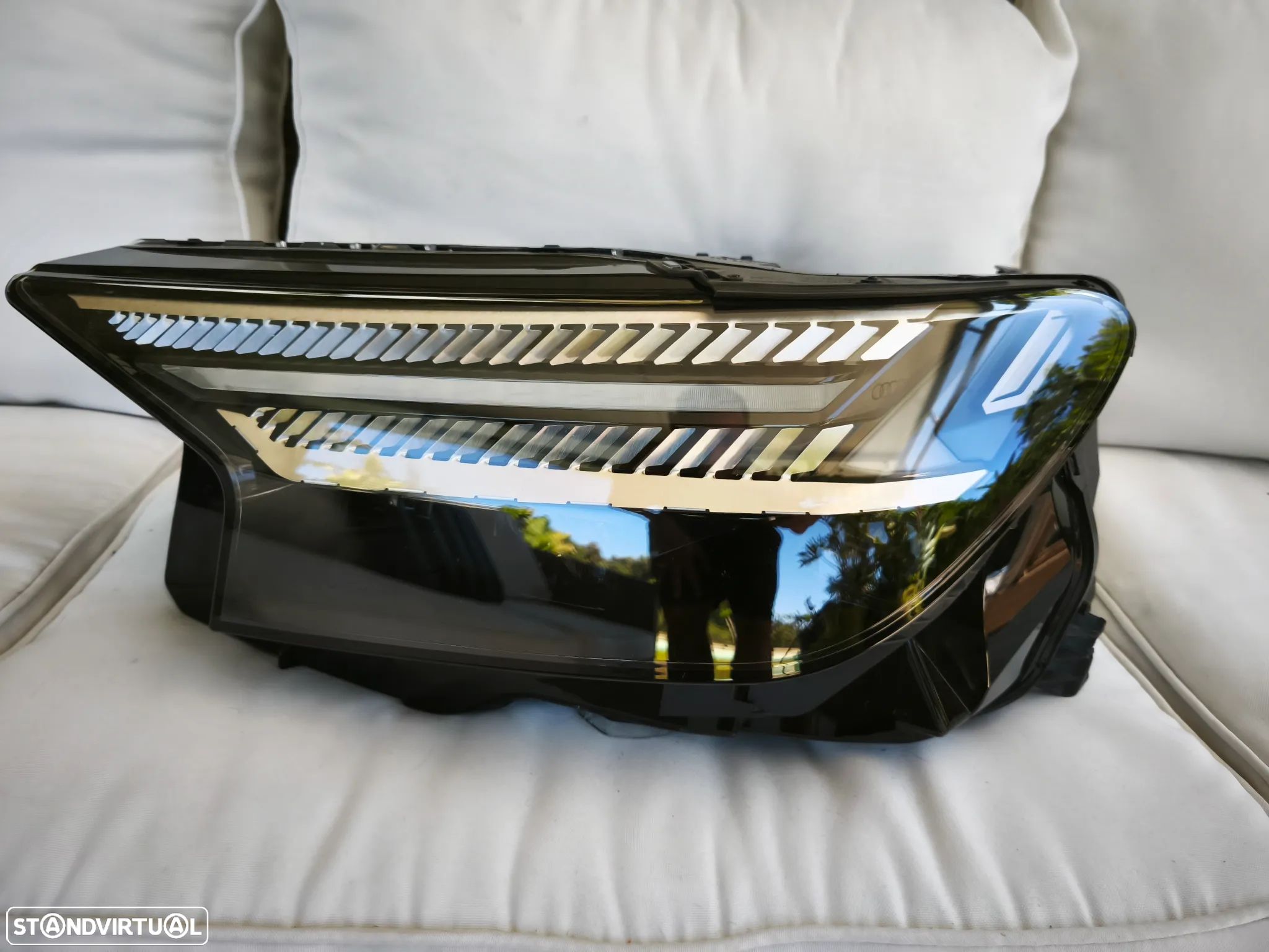 Farol esquerdo completo full Led Matrix Audi Q4 - 89A941035 - 1