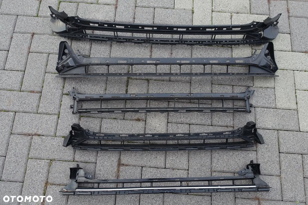 KRATKA ŚRODKOWA ZDERZAKA AUDI A6 C7 LIFT 14-18r. A6 C8 18r.- SLINE ALLROAD - 1