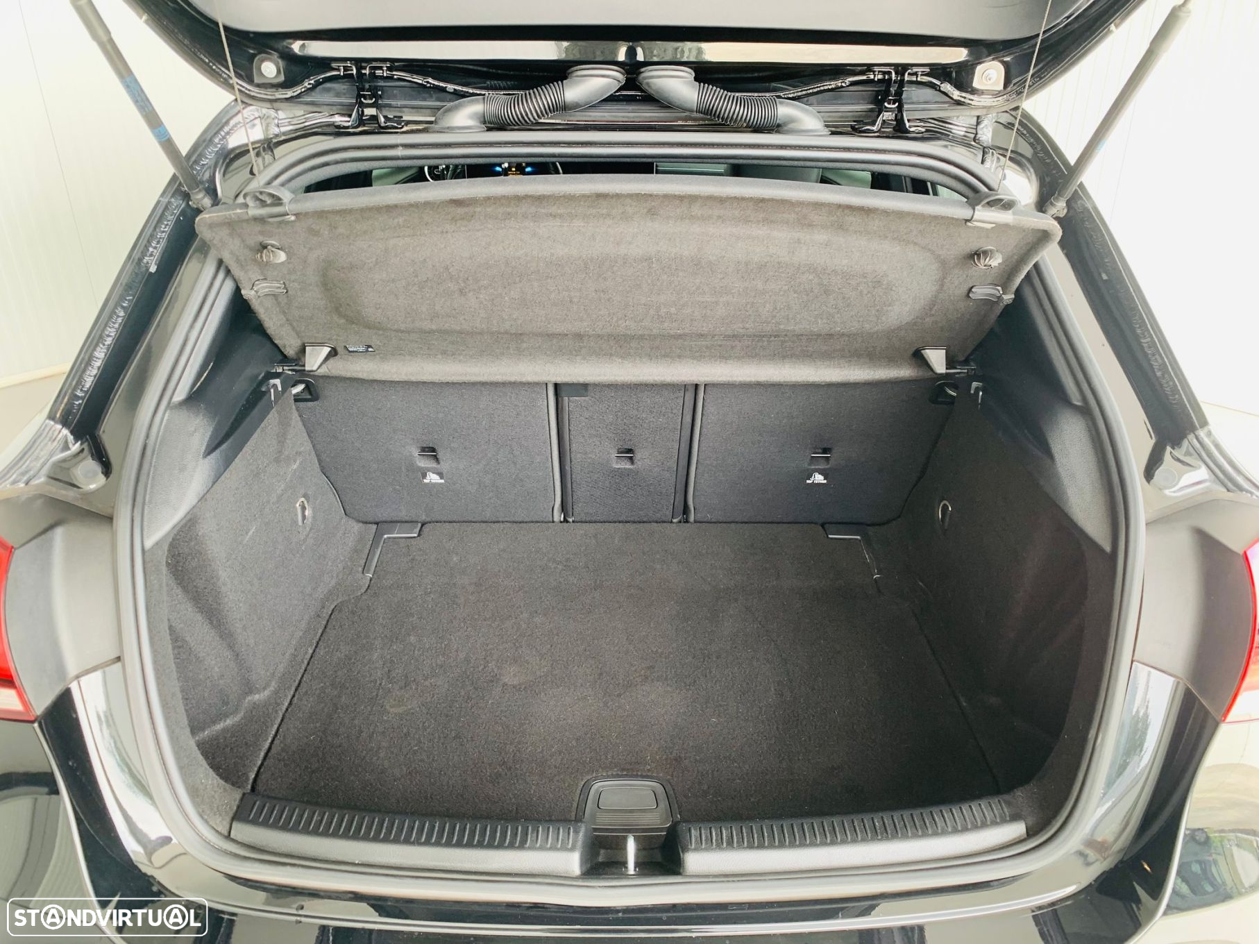 Mercedes-Benz A 180 d Progressive Aut. - 35