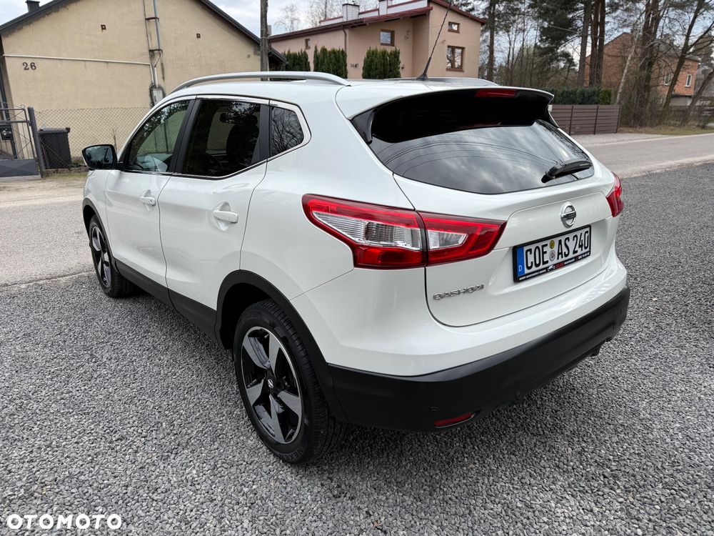 Nissan Qashqai 1.6 DCi Xtronic N-Connecta - 8